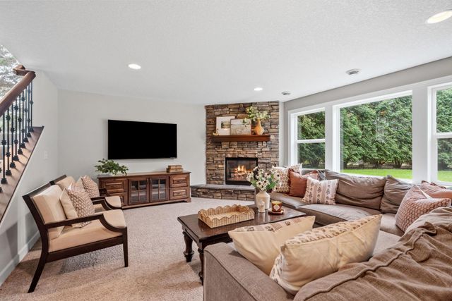4694 Bluebell Trail N, Medina, MN 55340