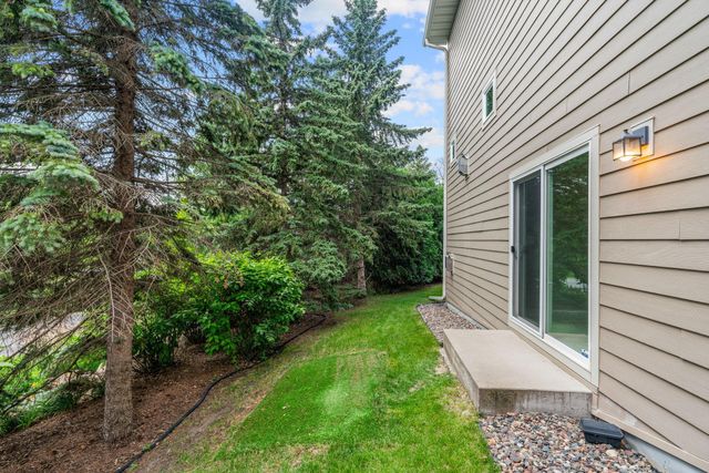 4694 Bluebell Trail N, Medina, MN 55340