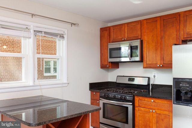 21-A W TAYLOR RUN PKWY W, Alexandria, VA 22314