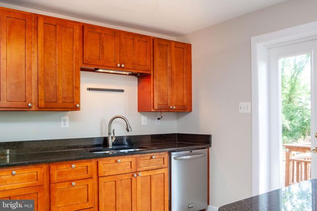 21-A W TAYLOR RUN PKWY W, Alexandria, VA 22314