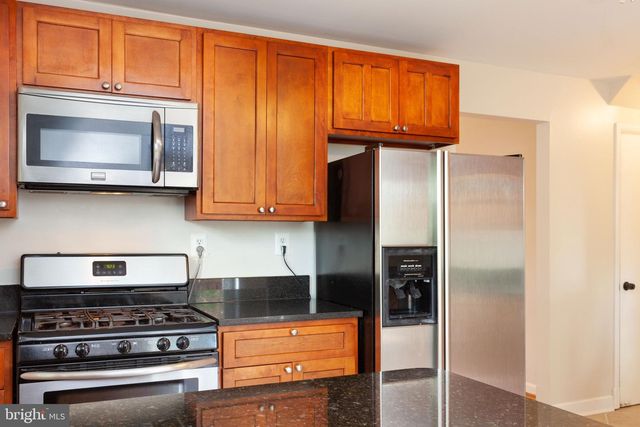 21-A W TAYLOR RUN PKWY W, Alexandria, VA 22314