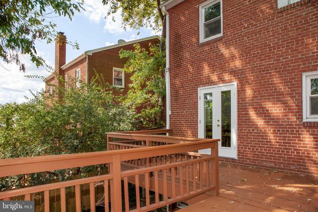 21-A W TAYLOR RUN PKWY W, Alexandria, VA 22314