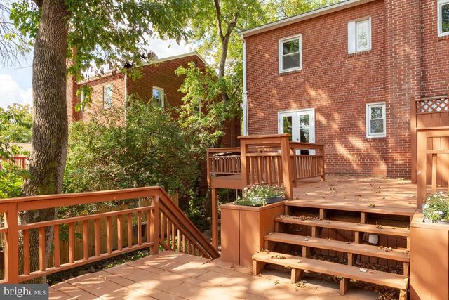 21-A W TAYLOR RUN PKWY W, Alexandria, VA 22314