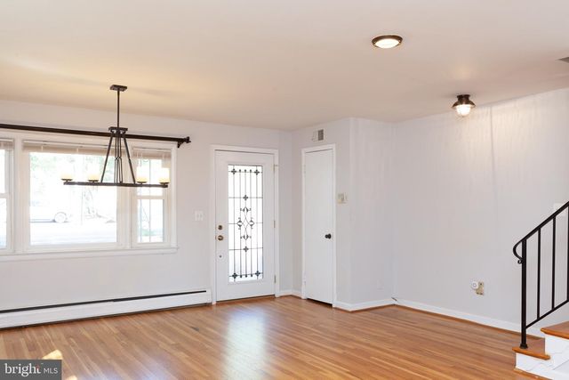 21-A W TAYLOR RUN PKWY W, Alexandria, VA 22314