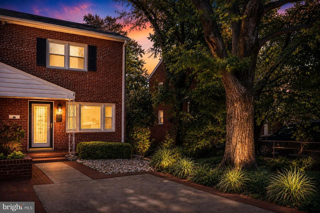 21-A W TAYLOR RUN PKWY W, Alexandria, VA 22314