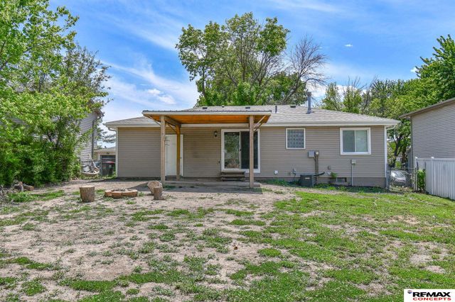 1814 W Peach Street, Lincoln, NE 68522