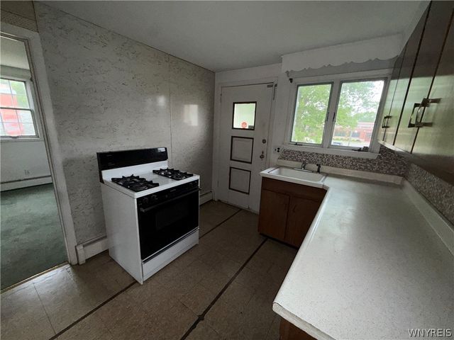 72 Dwyer Street, West Seneca, NY 14224