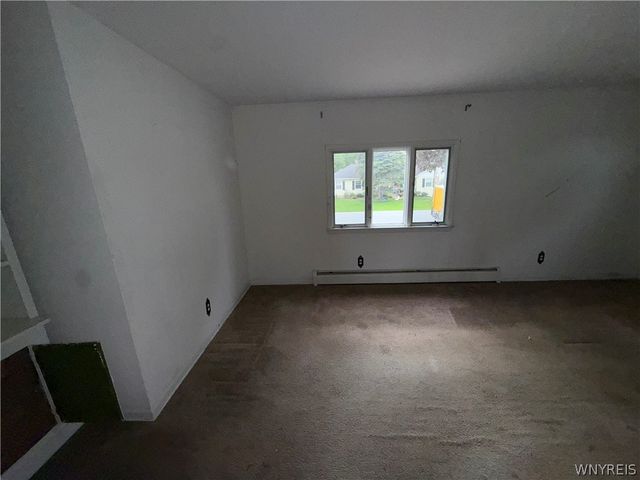 72 Dwyer Street, West Seneca, NY 14224