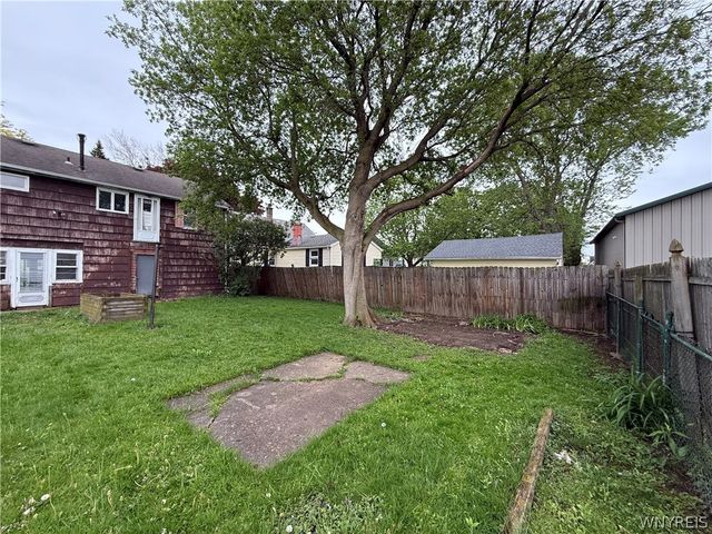72 Dwyer Street, West Seneca, NY 14224