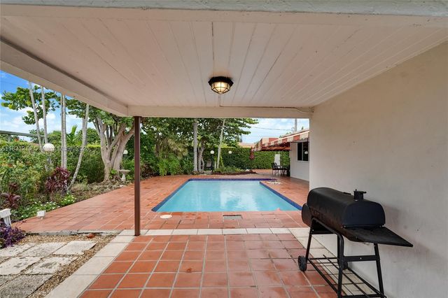 7855 SW 28th St, Miami, FL 33155