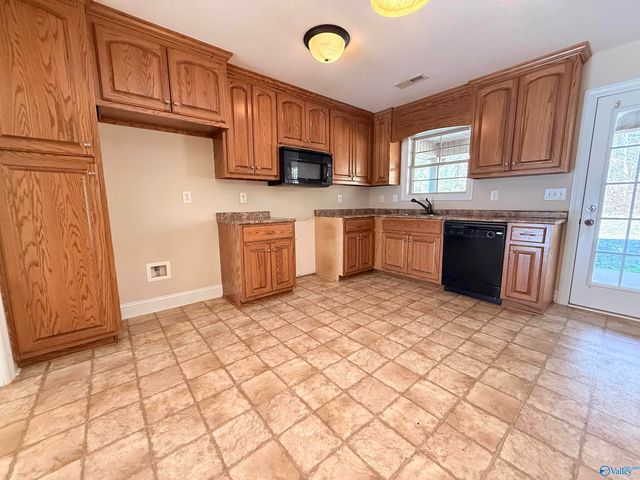 788 Charley Patterson Road, New Market, AL 35761