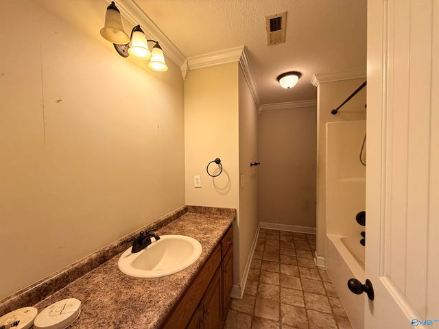 788 Charley Patterson Road, New Market, AL 35761