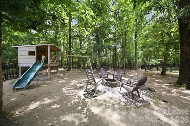 8636 Sagekirk Court, Charlotte, NC 28278