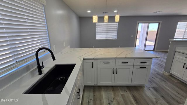 23451 N EL FRIO Court, Sun City, AZ 85373