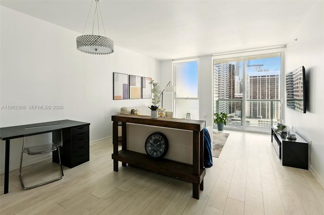 244 Biscayne Blvd 2405, Miami, FL 33132