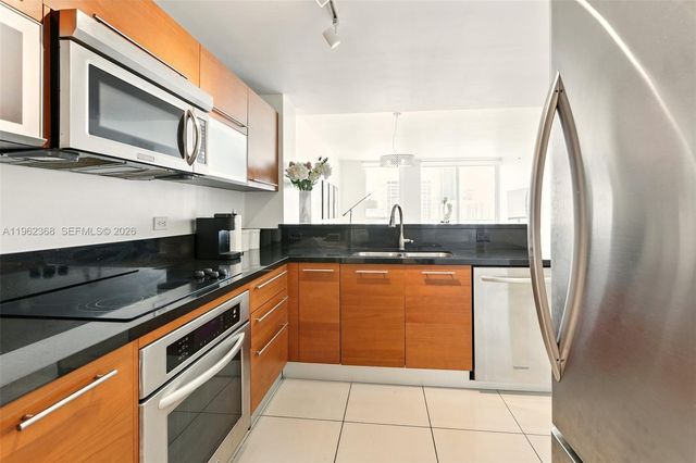 244 Biscayne Blvd 2405, Miami, FL 33132