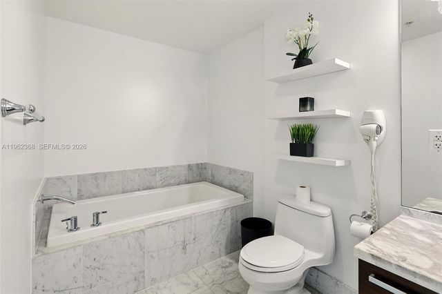 244 Biscayne Blvd 2405, Miami, FL 33132