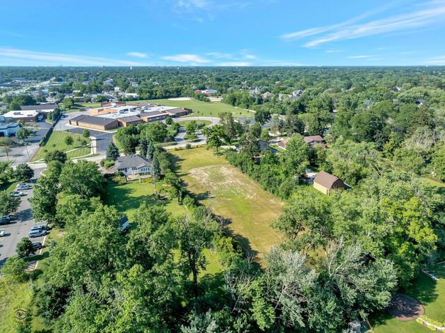 629 65th Street, Willowbrook, IL 60527