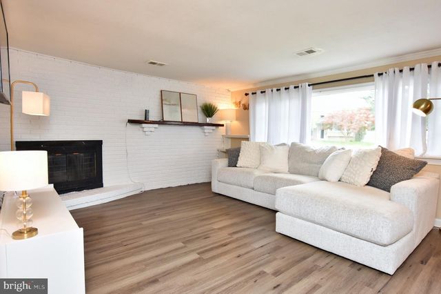 59 CORNELL DR, Delran, NJ 08075