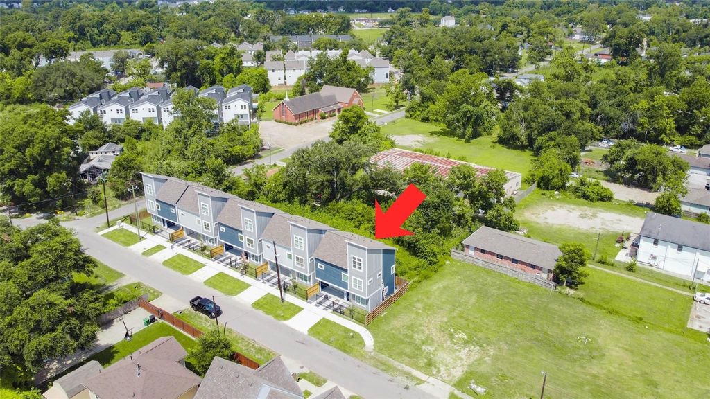 6017 Beall Street, Houston, TX 77091