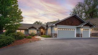 1858 NW Sunview Place, Grants Pass, OR 97526