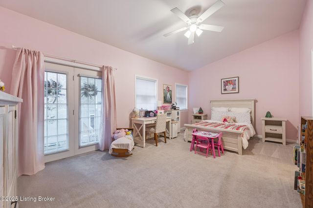 5002 Harrods Landing Dr, Prospect, KY 40059