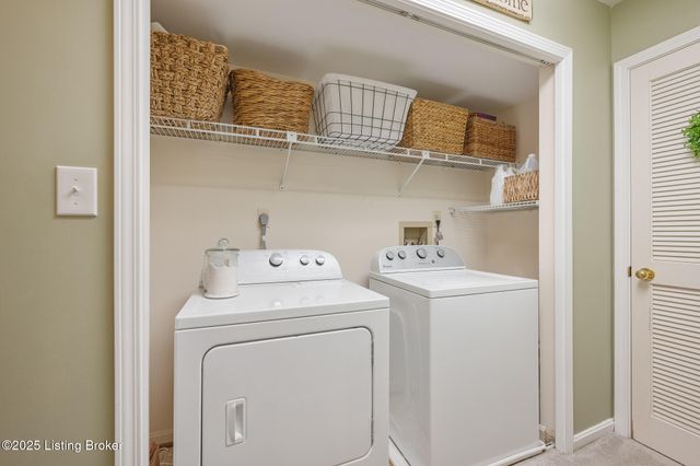 5002 Harrods Landing Dr, Prospect, KY 40059