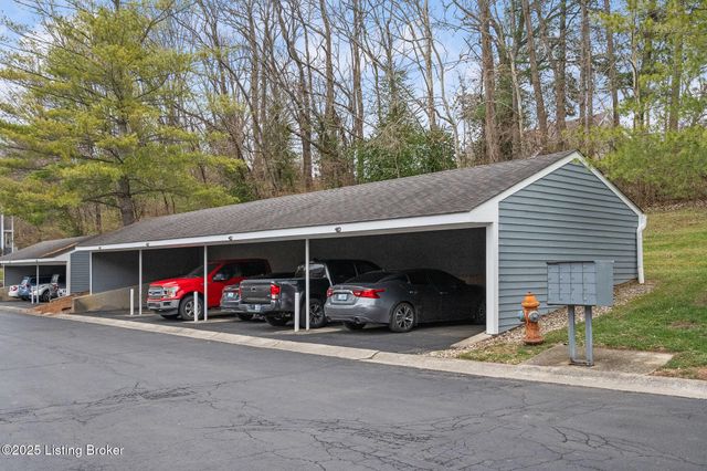 5002 Harrods Landing Dr, Prospect, KY 40059