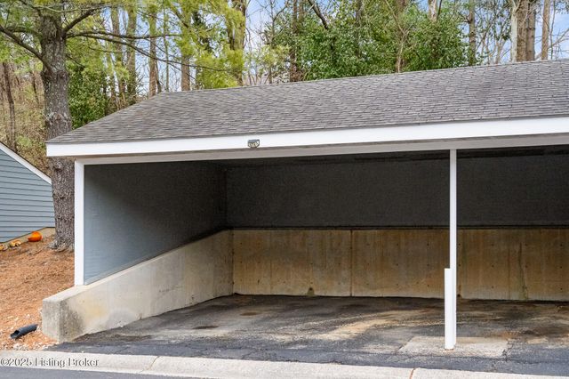 5002 Harrods Landing Dr, Prospect, KY 40059