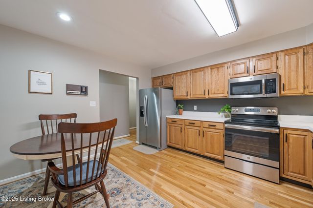 5002 Harrods Landing Dr, Prospect, KY 40059