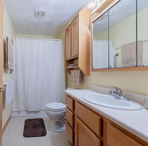 2545 N Lexington Drive, Janesville, WI 53545