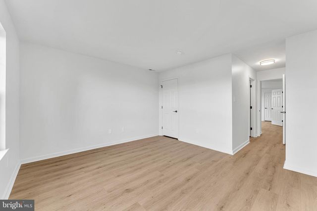 120 ALEXANDER RD, Beverly, NJ 08010