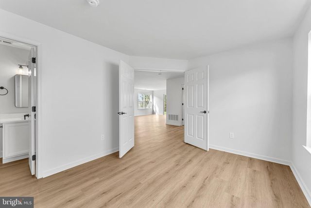 120 ALEXANDER RD, Beverly, NJ 08010