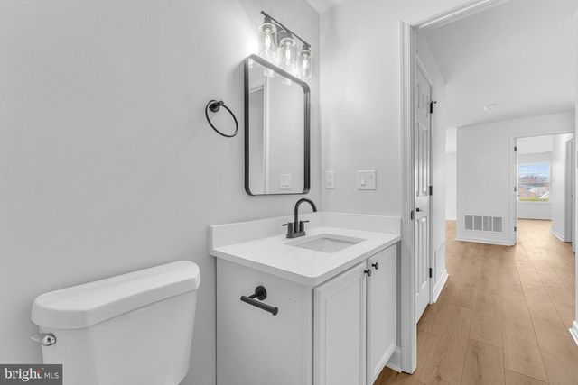 120 ALEXANDER RD, Beverly, NJ 08010