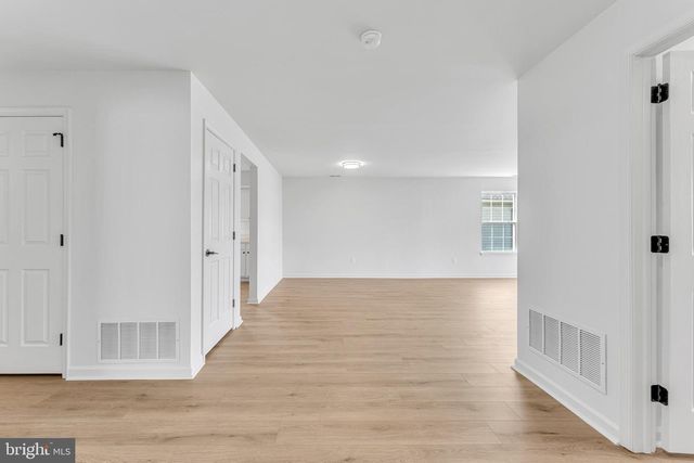 120 ALEXANDER RD, Beverly, NJ 08010