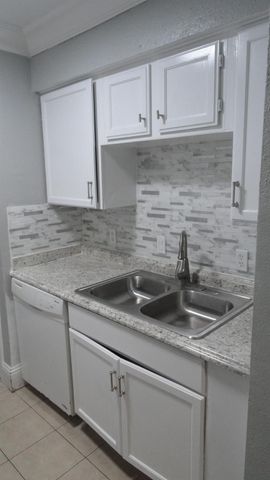 12500 Sandpiper Drive 13, Houston, TX 77035