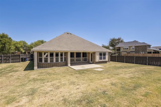 905 Mill Pond Drive, Midlothian, TX 76065