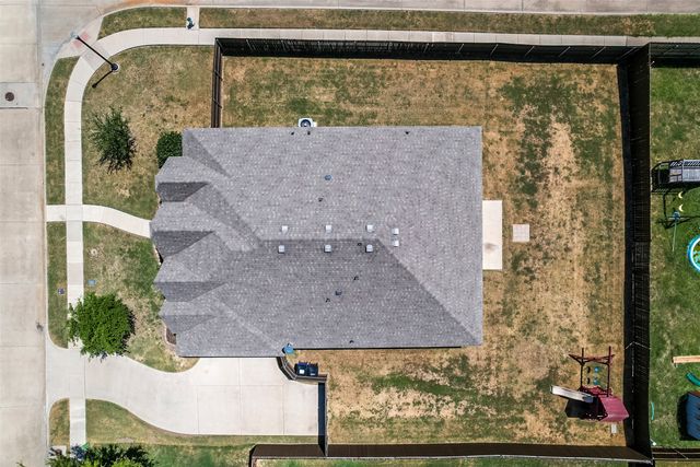 905 Mill Pond Drive, Midlothian, TX 76065