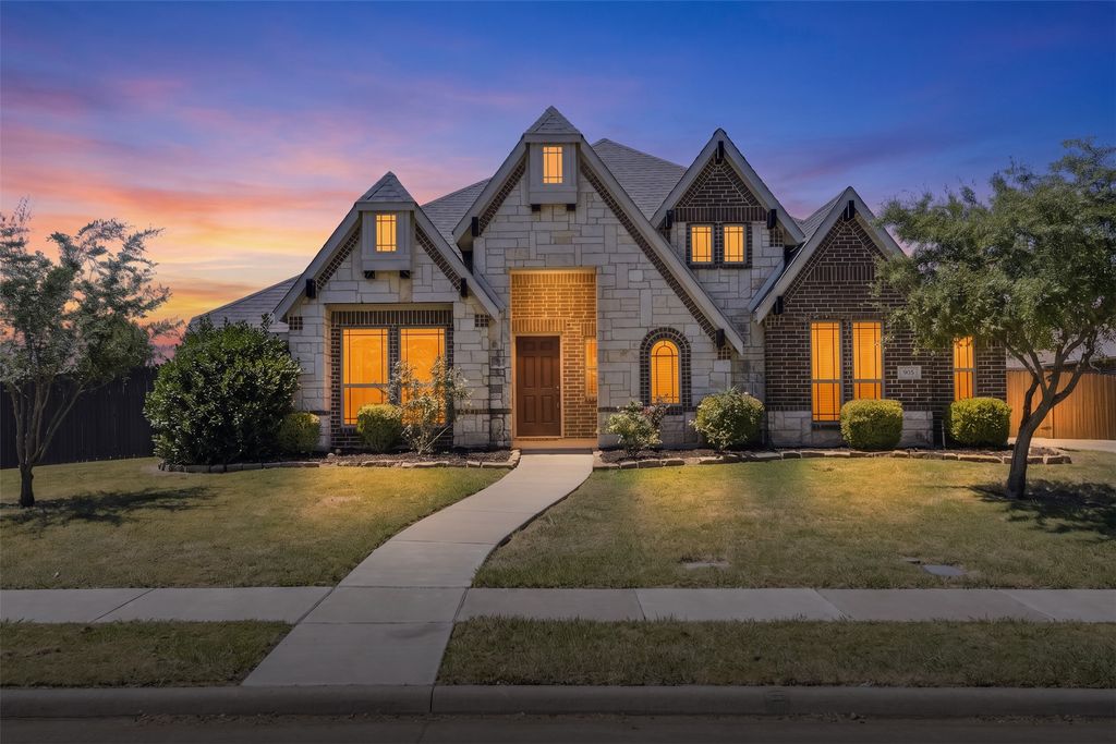 905 Mill Pond Drive, Midlothian, TX 76065