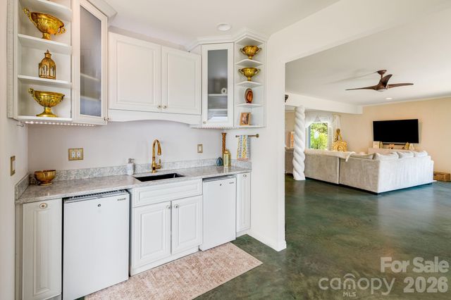 44 Azura Gdns None, Weaverville, NC 28787