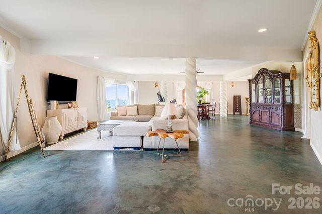 44 Azura Gdns None, Weaverville, NC 28787