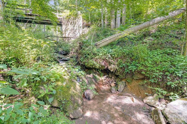 44 Azura Gdns None, Weaverville, NC 28787