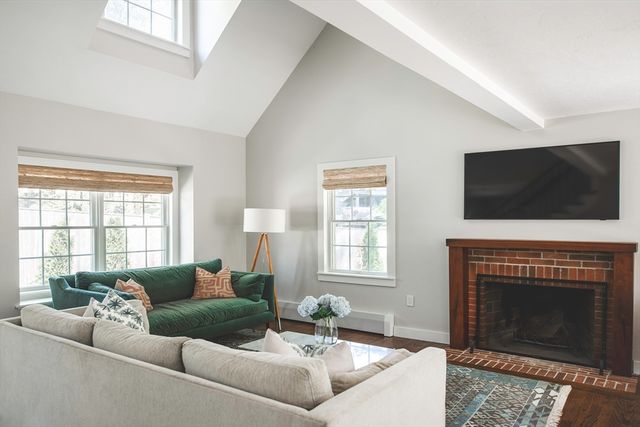 3 Berry Dr, Newburyport, MA 01950