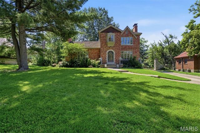 28 Grantwood Lane, St Louis, MO 63123
