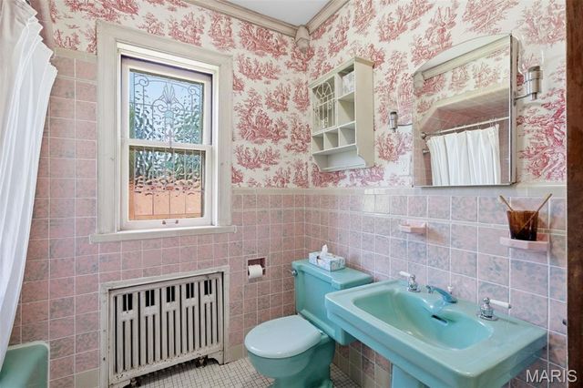 28 Grantwood Lane, St Louis, MO 63123