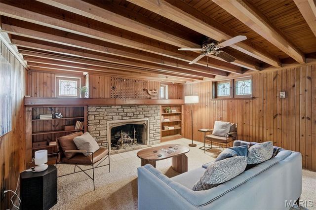 28 Grantwood Lane, St Louis, MO 63123