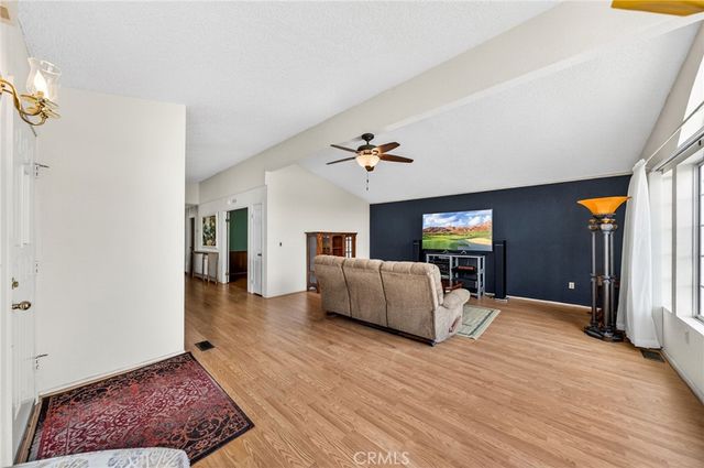24600 Mountain Avenue 11, Hemet, CA 92544