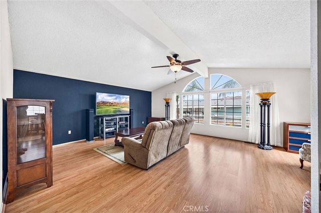 24600 Mountain Avenue 11, Hemet, CA 92544