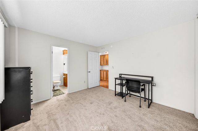 24600 Mountain Avenue 11, Hemet, CA 92544
