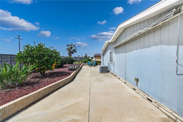 24600 Mountain Avenue 11, Hemet, CA 92544